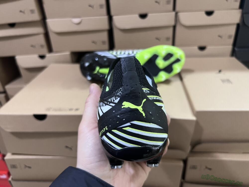 Men's Puma Ultra Ultimate FG Firm Ground Low-Tops Football Boots - White/Black/Green