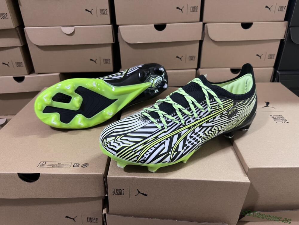 Men's Puma Ultra Ultimate FG Firm Ground Low-Tops Football Boots - White/Black/Green