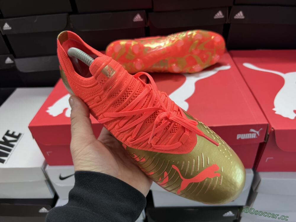 Unisex Puma Future Z 1.3 FG Firm Ground Low-Tops Football Boots - Red/Gold
