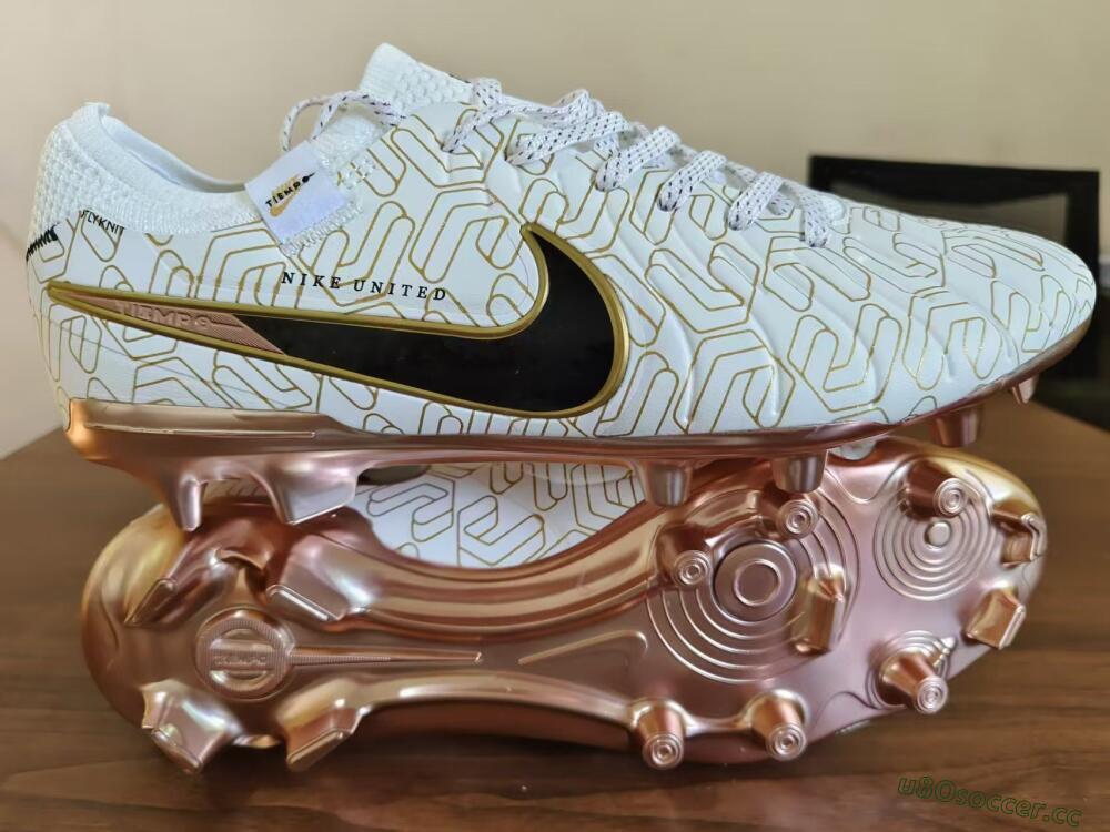 Men's Nike Tiempo Legend 10 Elite FG Firm Ground Low-Tops Football Boots - White/Gold/Black