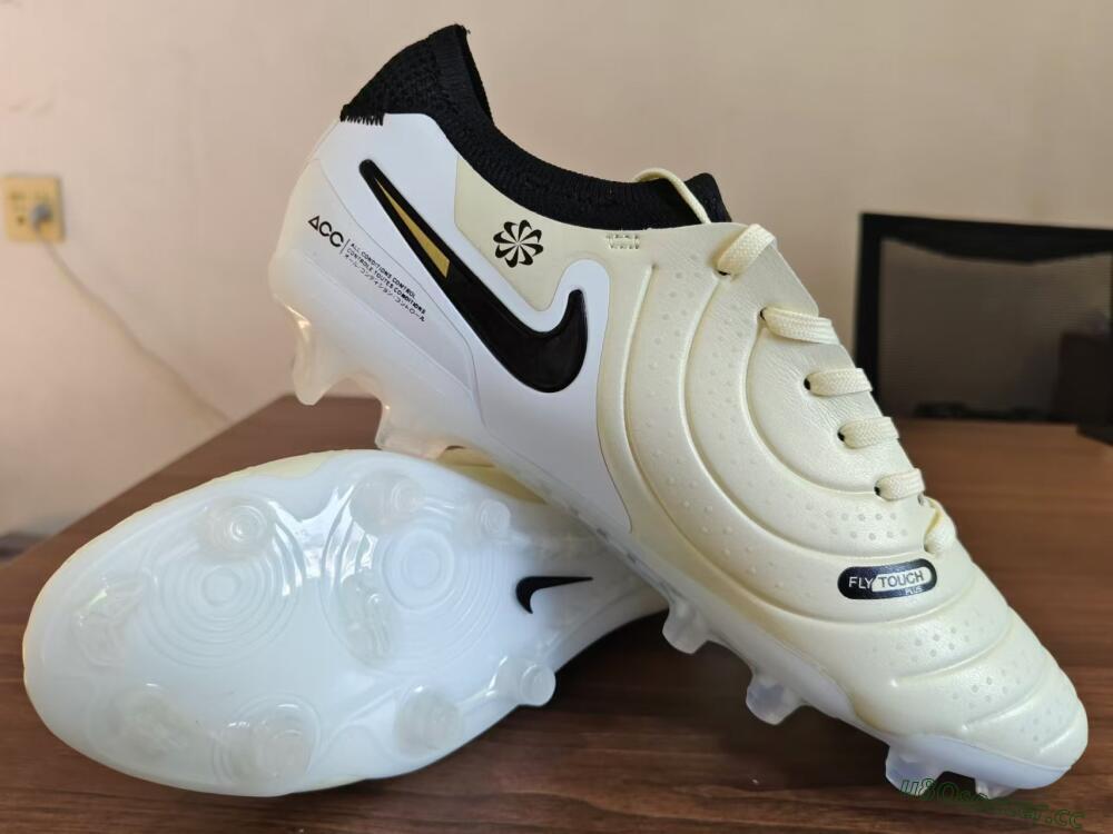 Men's Nike Tiempo Legend 10 Elite FG Firm Ground Low-Tops Football Boots - Beige/Black/White