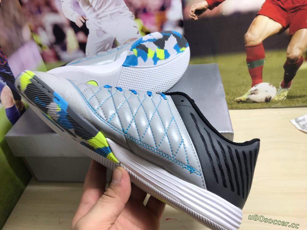Men's Nike Lunar Gato 2 IC Indoor & Futsal Low-Tops Football Shoes - Black/Blue/Yellow