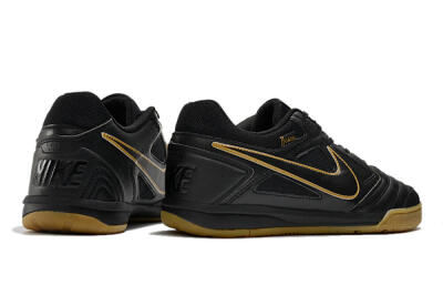 Men's Supreme x Nike SB Gato IC Indoor & Futsal Low-Tops Football Shoes - Black/Brown