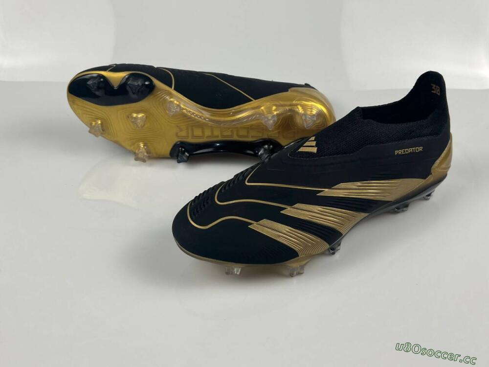 Men's Adidas Predator Accuracy+ Laceless FG Firm Ground Low-Tops Football Boots - Black/Gold