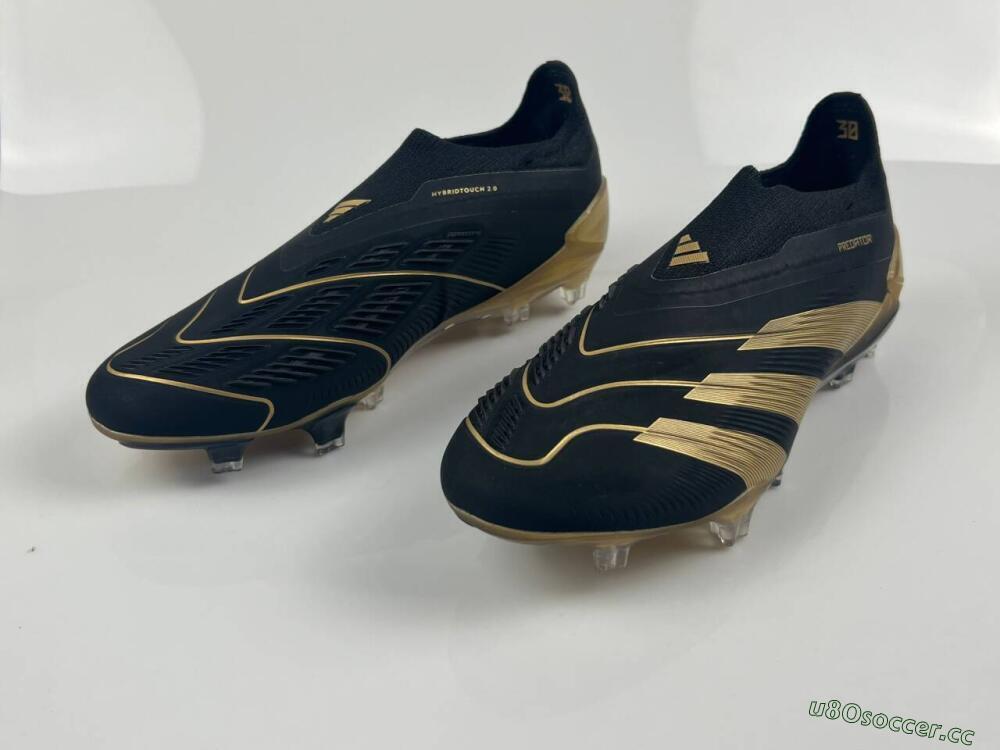 Men's Adidas Predator Accuracy+ Laceless FG Firm Ground Low-Tops Football Boots - Black/Gold