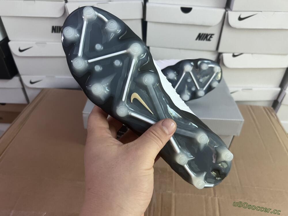 Men's Nike Phantom Luna Elite AG Artificial Grass Low-Tops Football Boots - White/Black/Gold