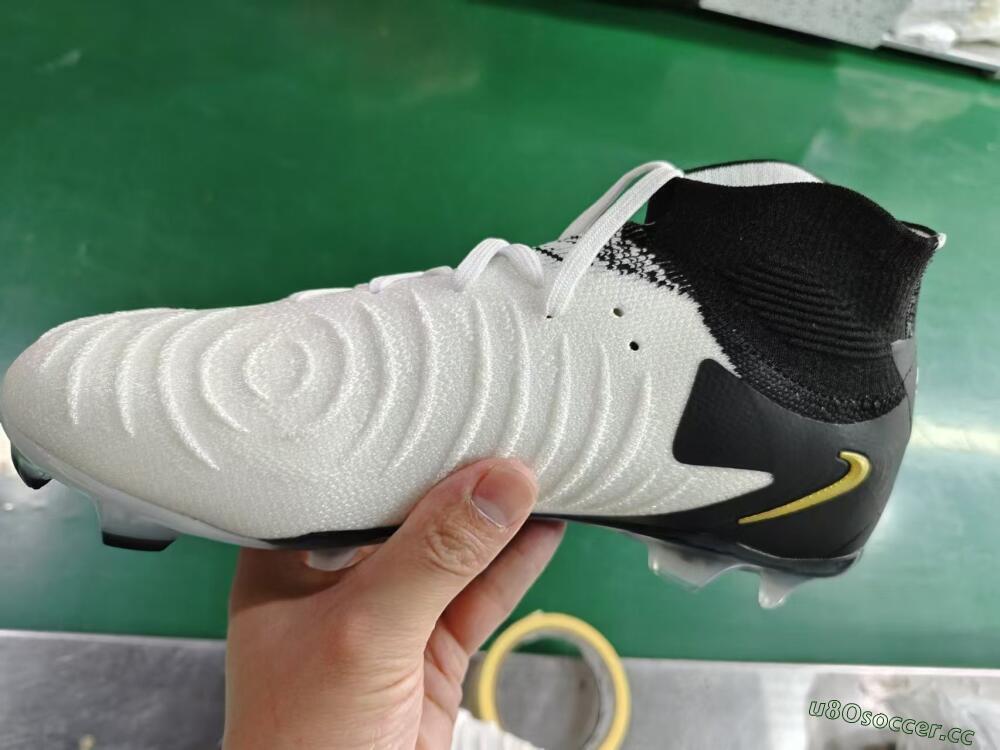 Men's Nike Phantom Luna Elite NU FG Firm Ground High-Tops Football Boots - White/Black/Gold