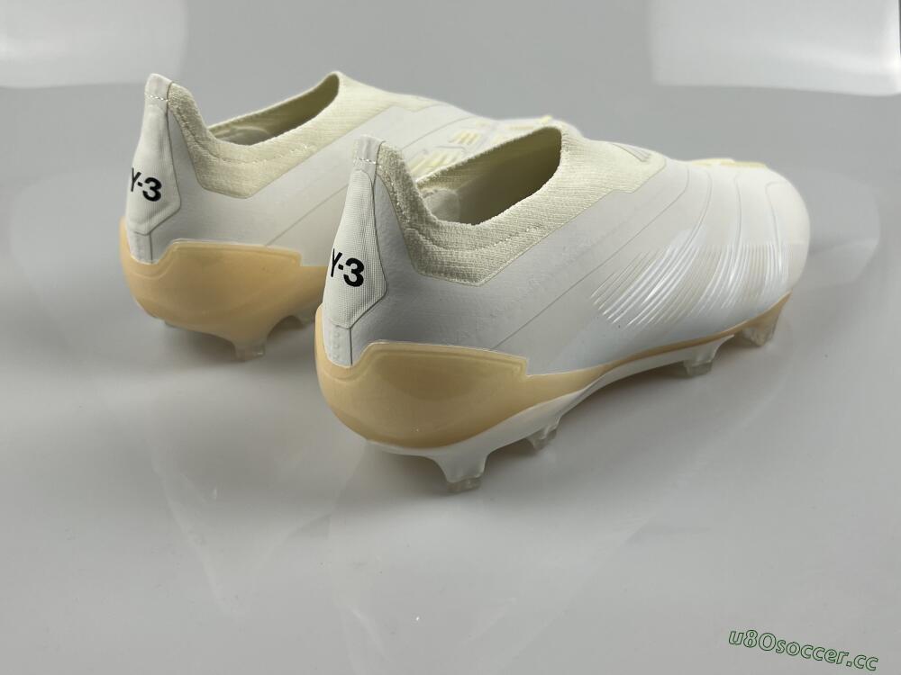 Men's Adidas Predator Accuracy+ Laceless FG Firm Ground Low-Tops Football Boots - White/Beige