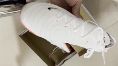 Men's Nike Phantom Luna Elite NU FG Firm Ground Low-Tops Football Boots - White/Black/Orange