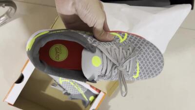 Men's Nike React Gato IC Indoor & Futsal Low-Tops Football Shoes - Grey/Red/Yellow