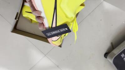 Men's Nike Air Zoom Mercurial Superfly 9 Elite IC Indoor & Futsal High-Tops Football Shoes - Yellow/Pink/Black