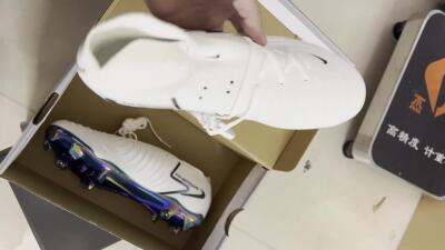 Men's Nike Phantom Luna Elite FG Firm Ground High-Tops Football Boots - White/Black/Gold