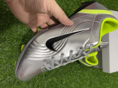 Men's Ronaldo X Nike R9 Mercurial Vapor 3 FG Firm Ground Low-Tops Football Boots - Silver/Black/Yellow