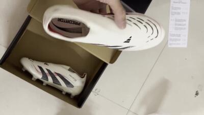 Unisex Adidas Predator Elite Laceless FG Firm Ground Low-Tops Football Boots - Beige/Red/Black