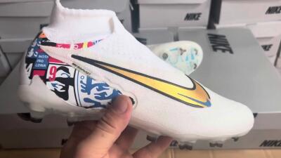 Men's Harry Kane x Nike Phantom GX DF Elite FG Firm Ground Low-Tops Football Boots - White/Gold/Blue