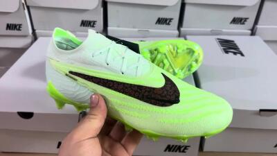 Unisex Nike Phantom GX Elite FG Firm Ground Low-Tops Football Boots - Green/Black/Gold