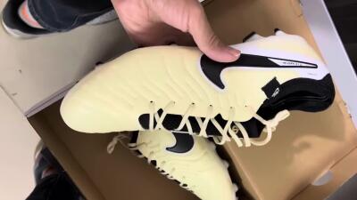 Men's Nike Tiempo Legend 10 Elite FG Firm Ground Low-Tops Football Boots - Beige/Black/White