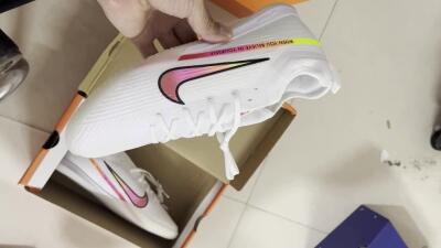 Men's Nike Air Zoom Mercurial Vapor 15 Pro IC Indoor & Futsal Low-Tops Football Shoes - White/Pink/Black/Yellow