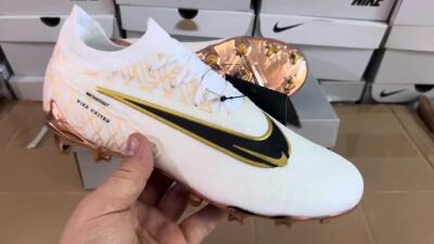 Men's Nike Phantom GX Elite United Golden Pack FG Firm Ground Low-Tops Football Boots - White/Metallic Gold/Black