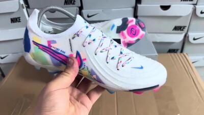 Unisex Nike Phantom Luna Elite FG Firm Ground Low-Tops Football Boots - White/Rainbow