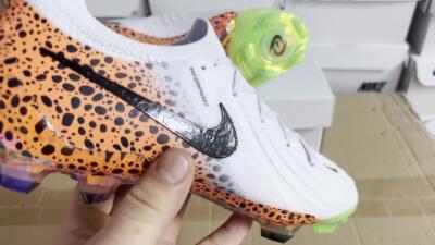 Men's Nike Phantom Luna Elite FG Firm Ground Low-Tops Football Boots - Grey/Orange/Black